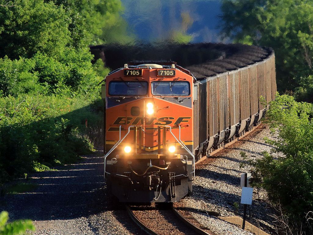 BNSF 7105